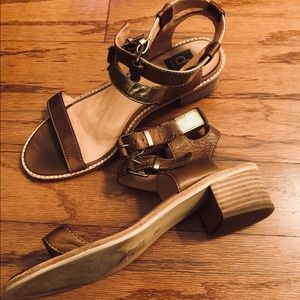 🌟SALE. Dolce Vita neutral sandals